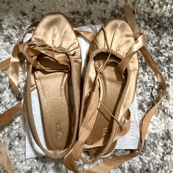 Zara Gold Ballet Flats - Picture 2 of 2